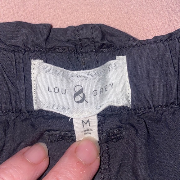 Lou & Grey gray shorts size med - Picture 3 of 4